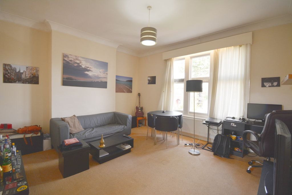 Property photo 2 of 6