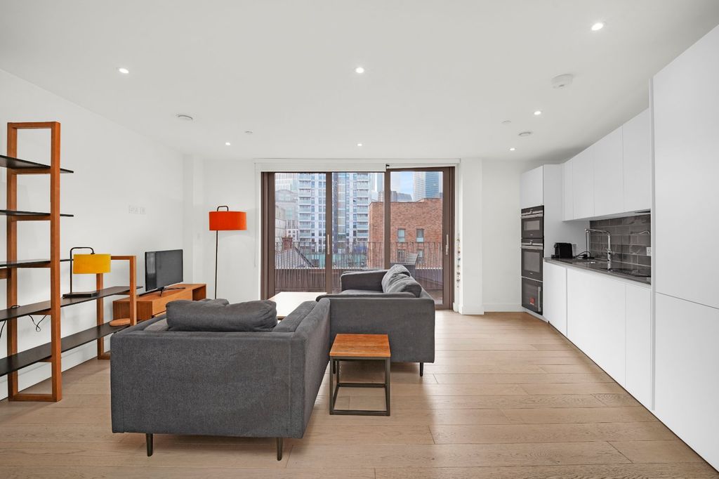 Property photo 2 of 30 Picture No. 32