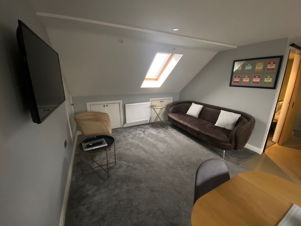 Property photo 2 of 11 Image