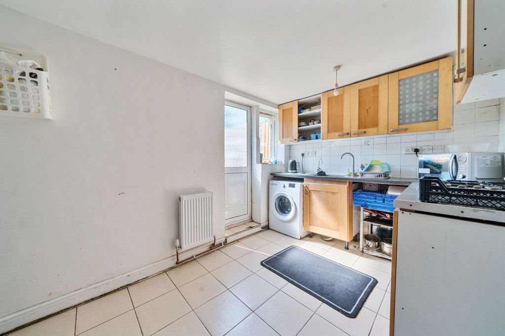 Property photo 3 of 14 Kitchen