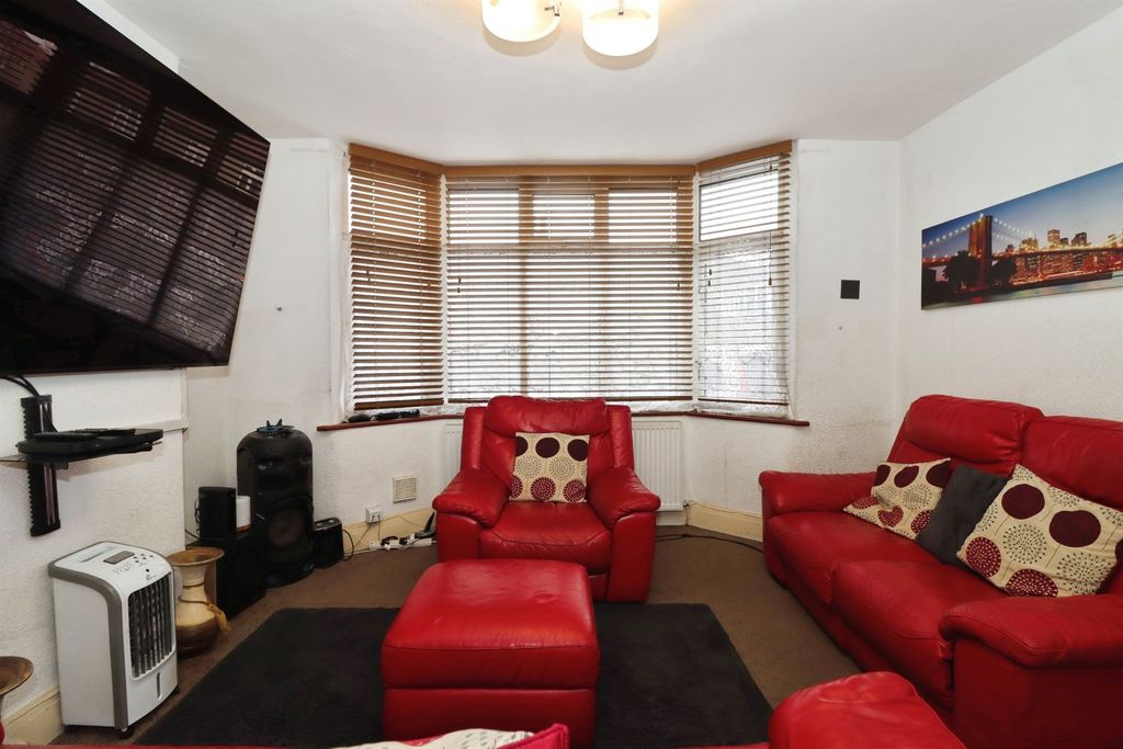 Property photo 3 of 13