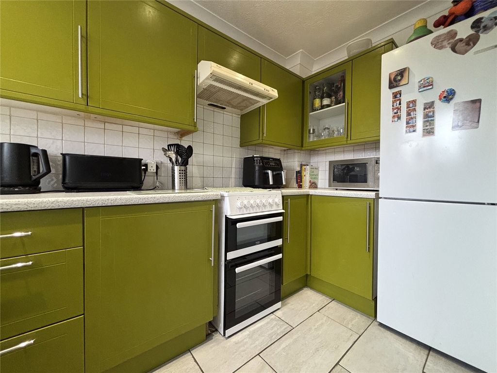 Property photo 2 of 13 Picture No. 18