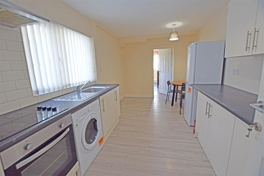 Additional image 4 of 2 bed flat for saleAustralia Road, Heath/Gabalfa, Cardiff CF14