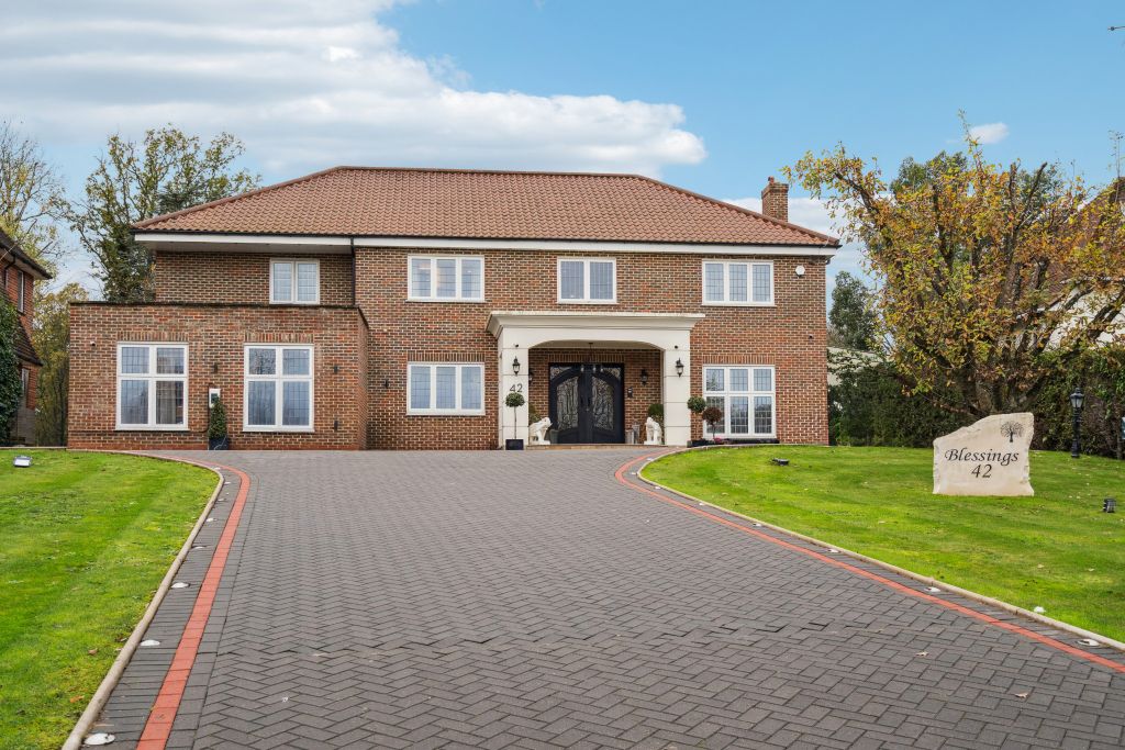 Property photo 1 of 26