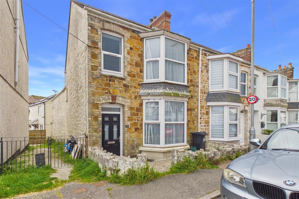 Property photo 1 of 19 Lanhenvor Avenue