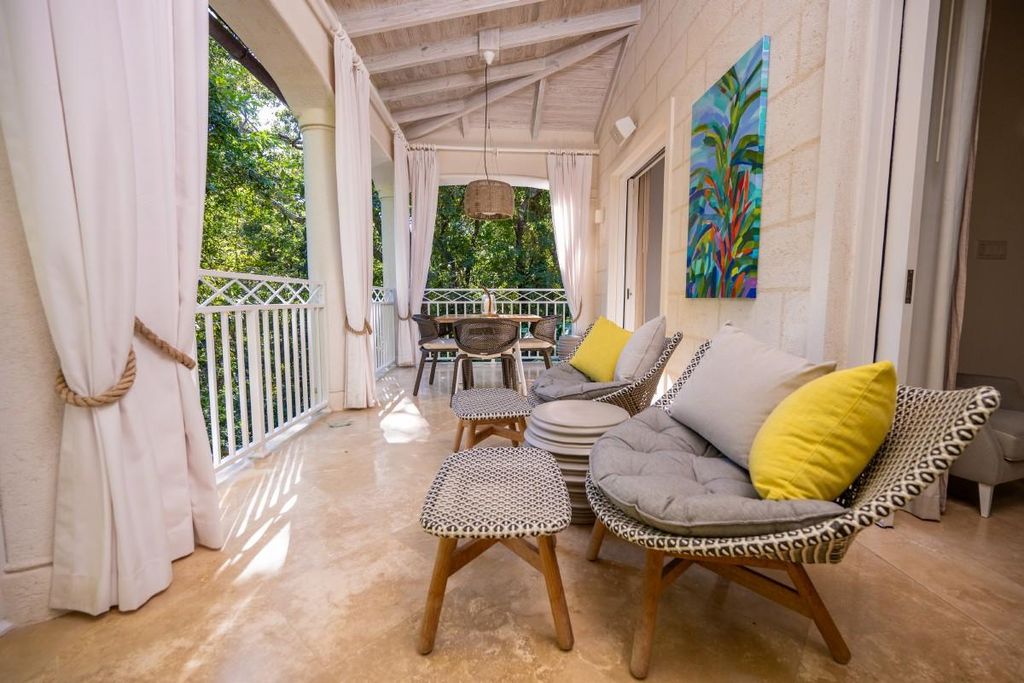 Property photo 2 of 40