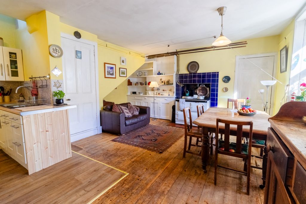 Property photo 2 of 36 Family Dining Kitchen