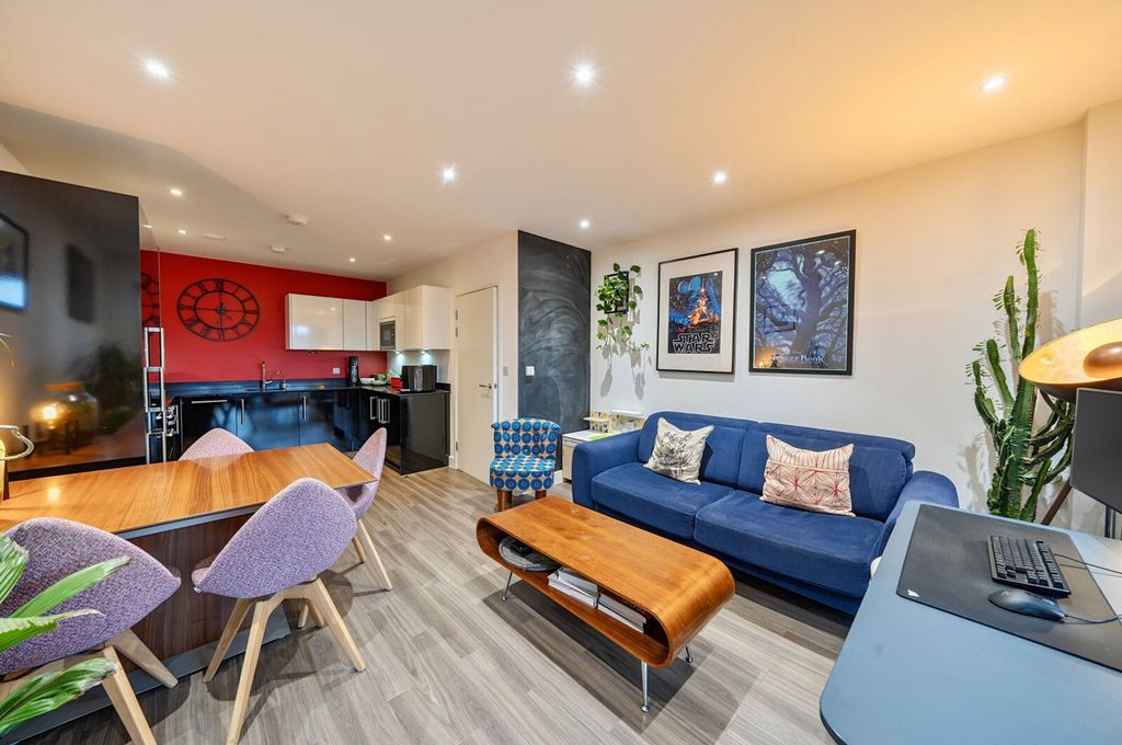 Property photo 2 of 22