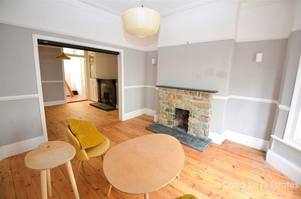 Property photo 3 of 32 Sitting Room