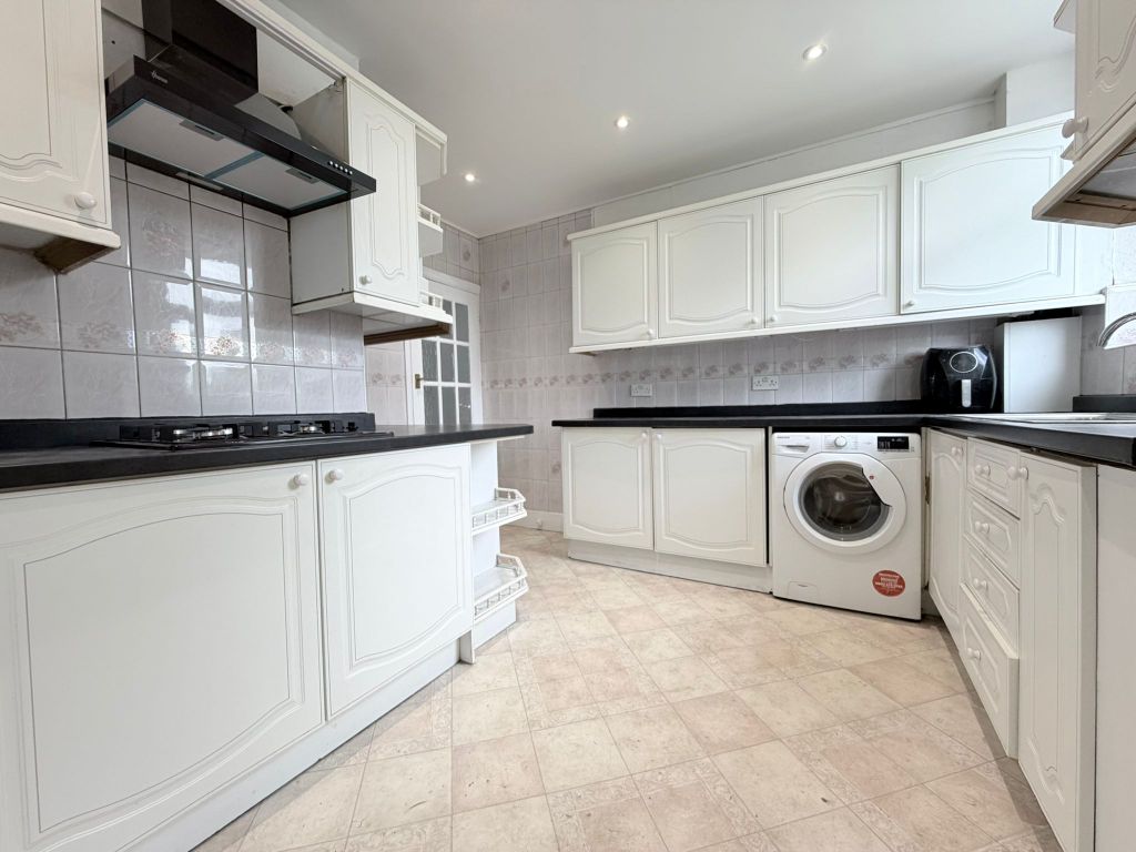 Property photo 3 of 23