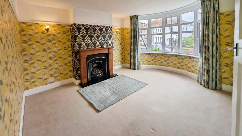 Property photo 2 of 26 Bc50d53E-Pxl_20260327_092805032.Jpg