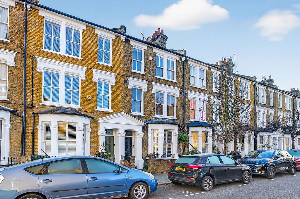 Property photo 2 of 12