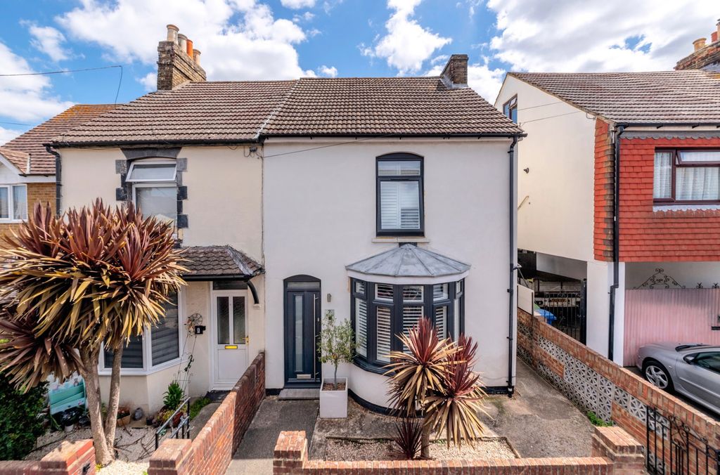 Property photo 1 of 39