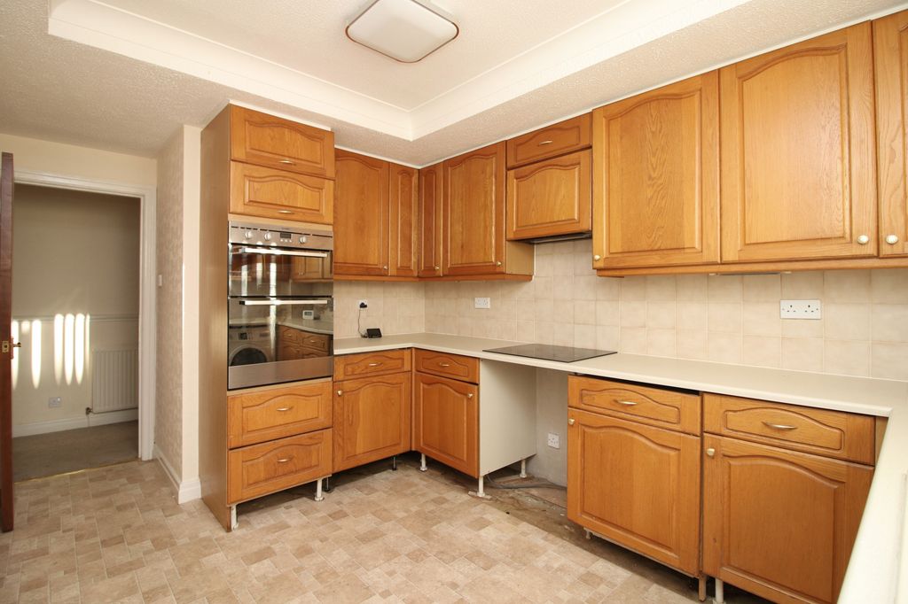 Property photo 2 of 18