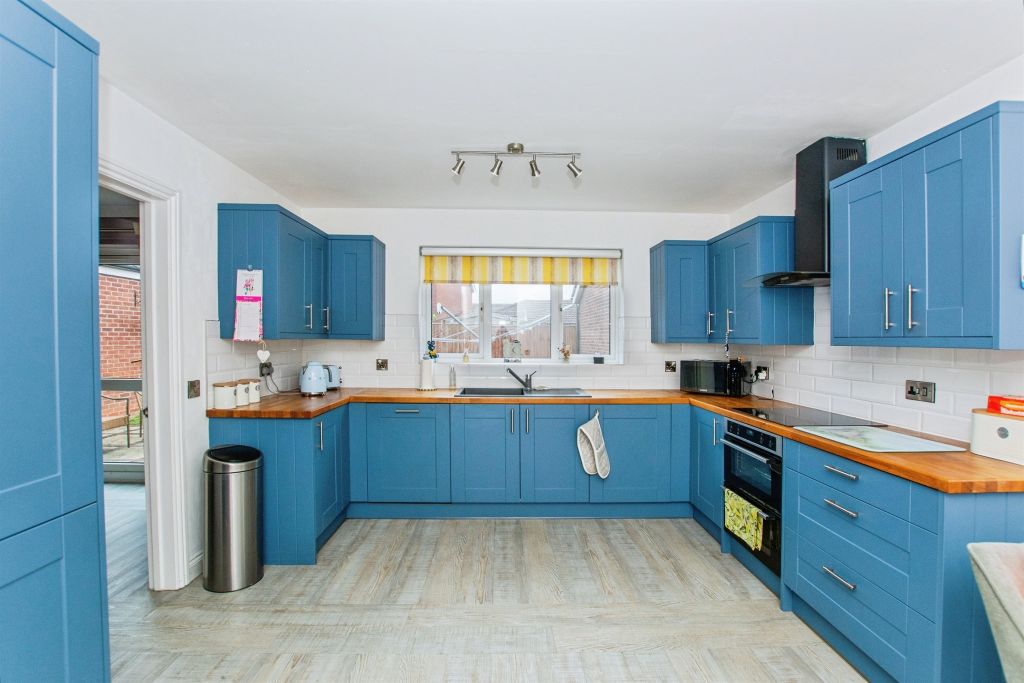Property photo 2 of 23