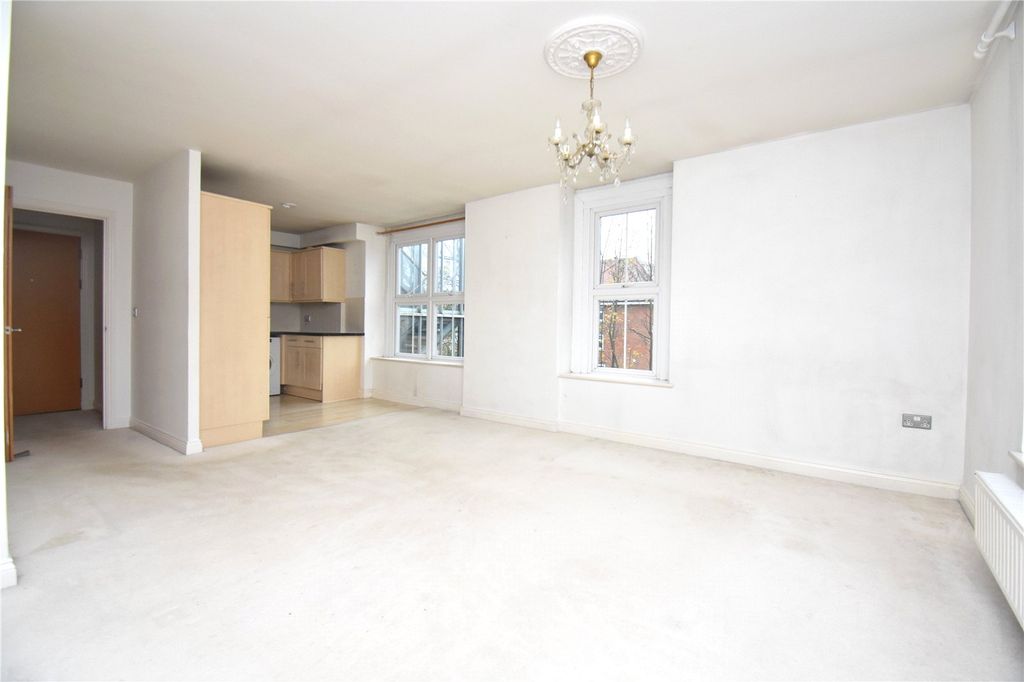 Property photo 2 of 10 Lounge