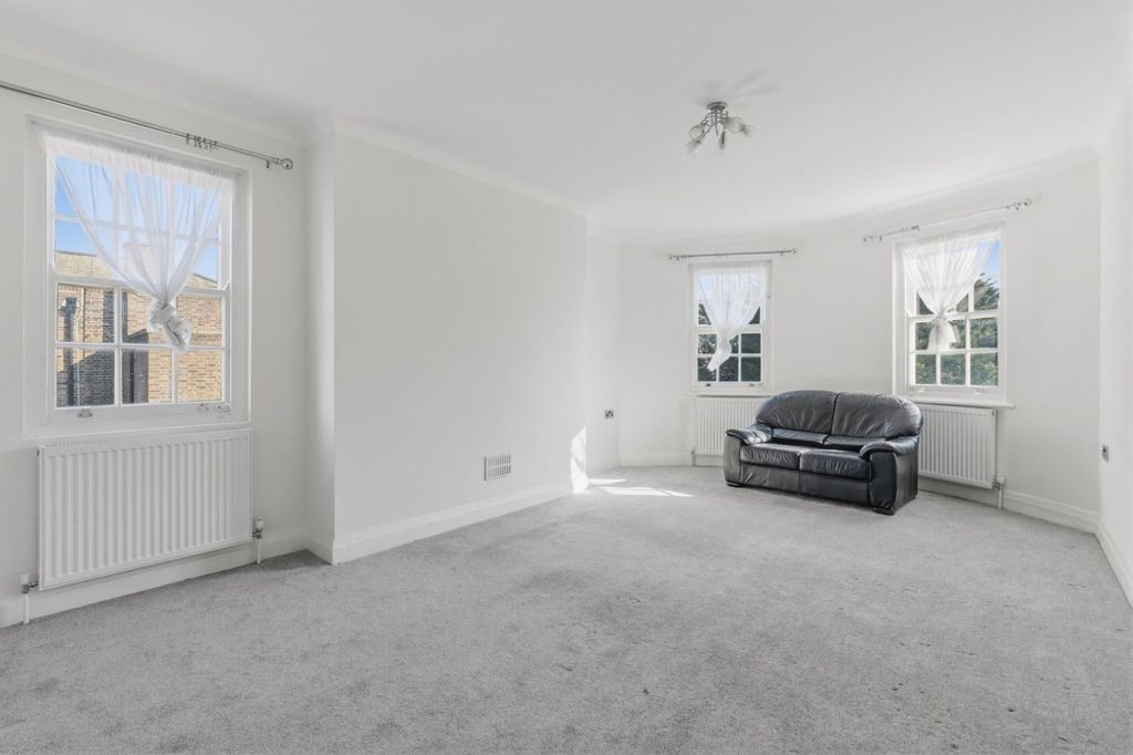 Property photo 2 of 14 Picture No. 11