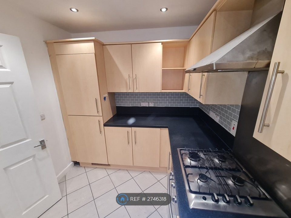Property photo 3 of 14 Kitchen