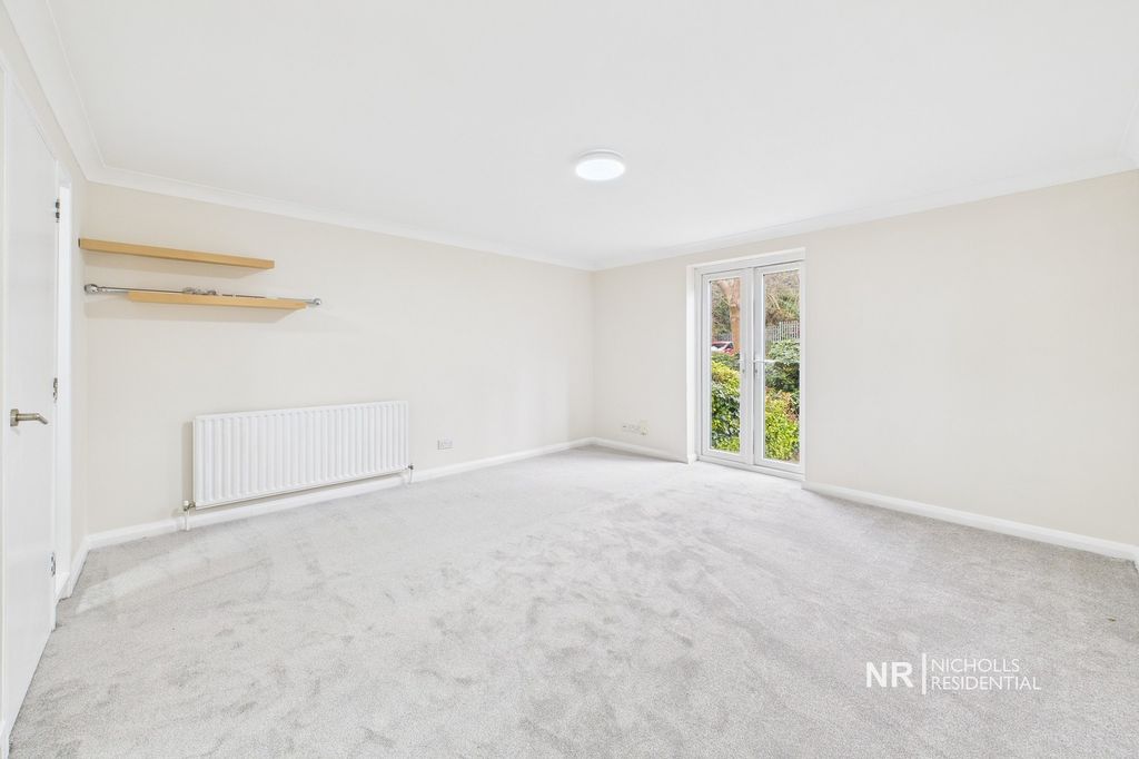 Property photo 2 of 12 Lounge