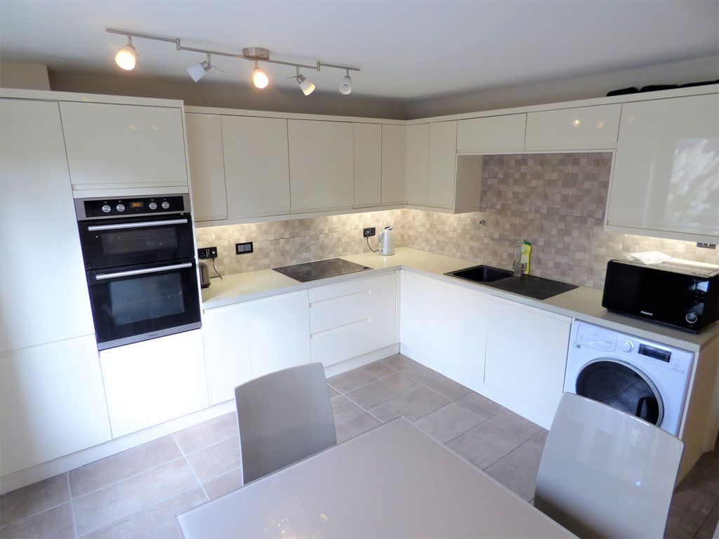 Property photo 2 of 45
