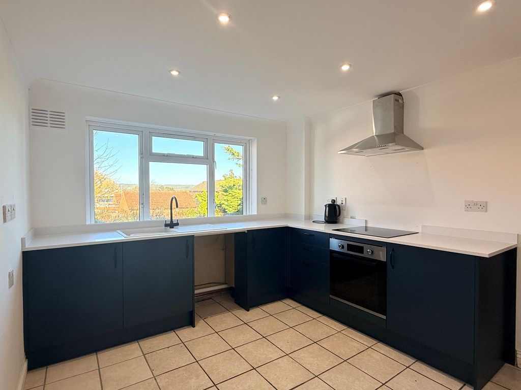 Property photo 2 of 24 Kitchen