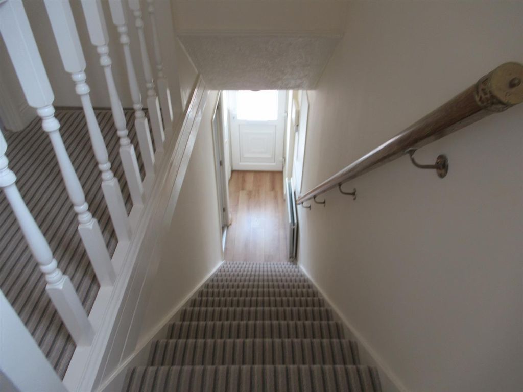 Property photo 2 of 24 Hallway