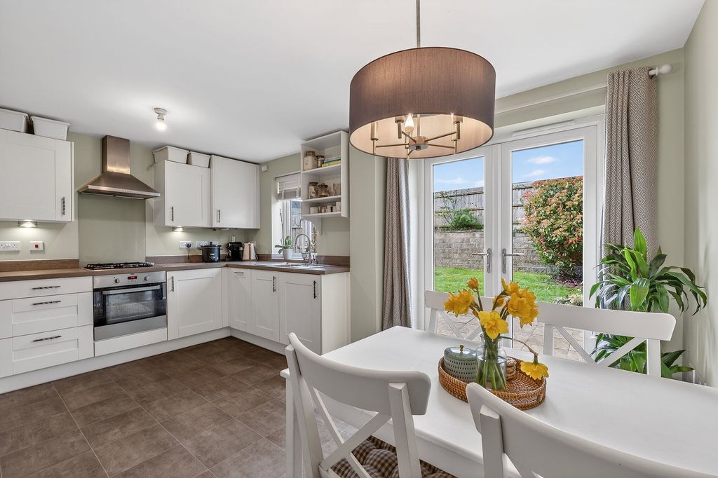 Property photo 2 of 26