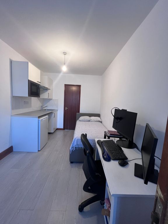 Property photo 1 of 3