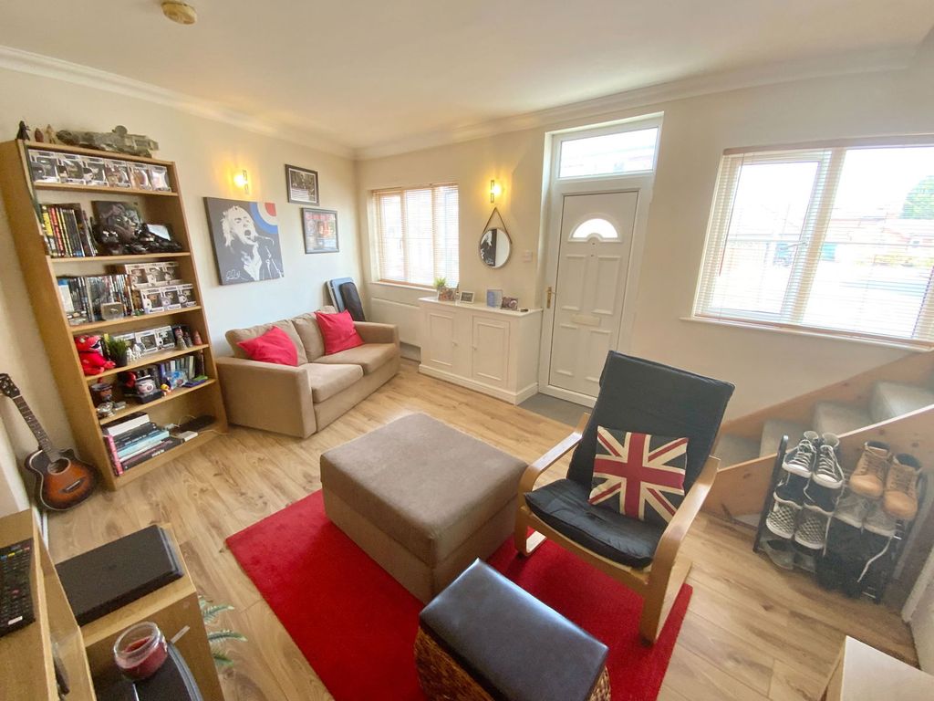 Property photo 3 of 11