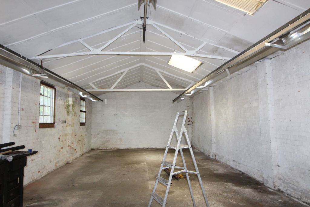 Property photo 3 of 10