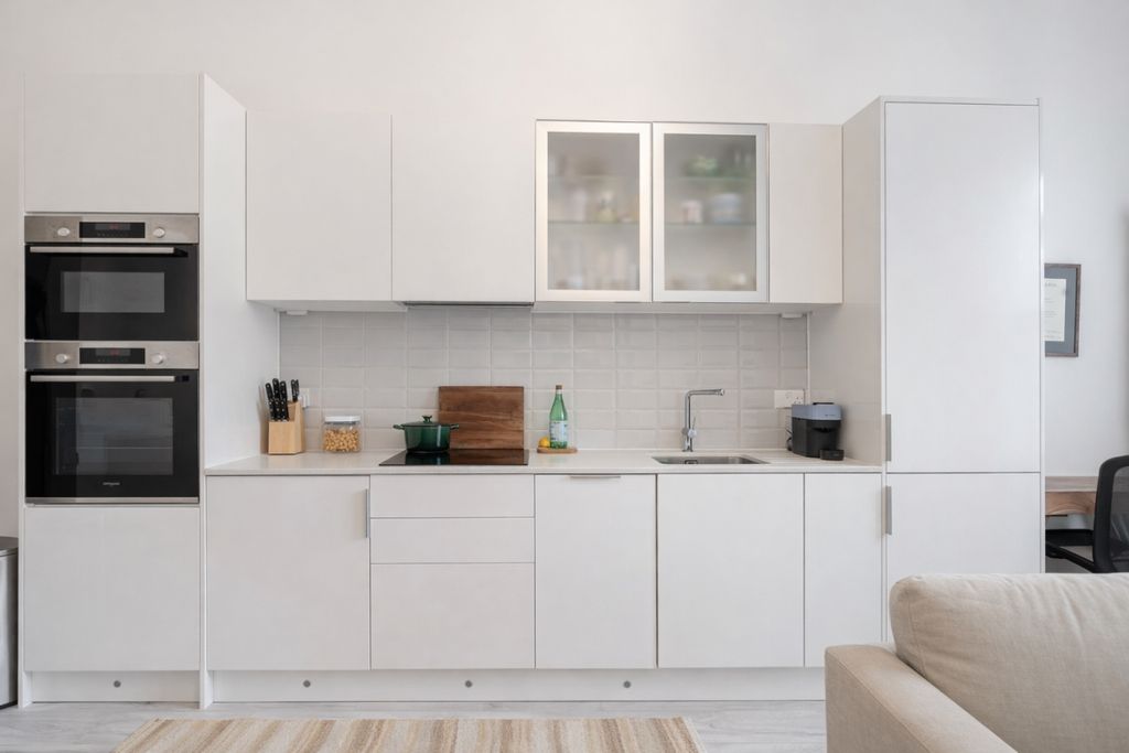 Property photo 2 of 7 Kitchen