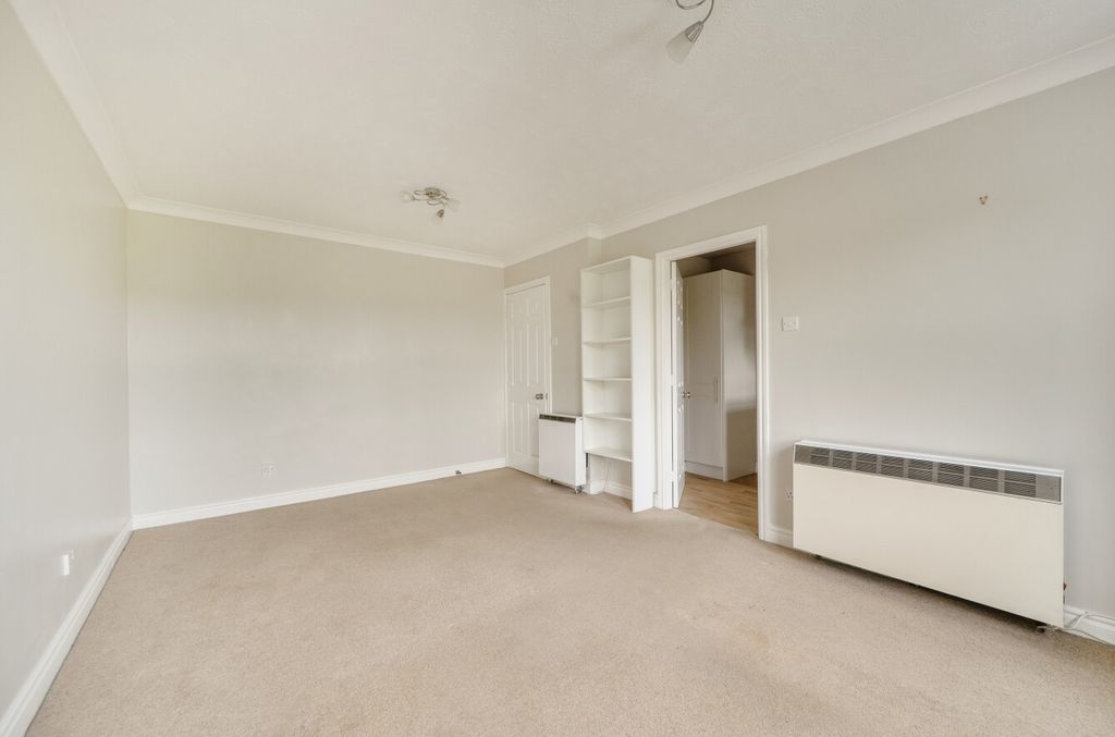 Property photo 2 of 11 1457105-12-69Fdf1...