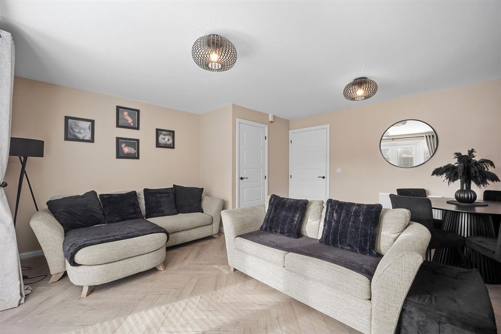 Property photo 3 of 25 12 Springwell Avenue-4.Jpg