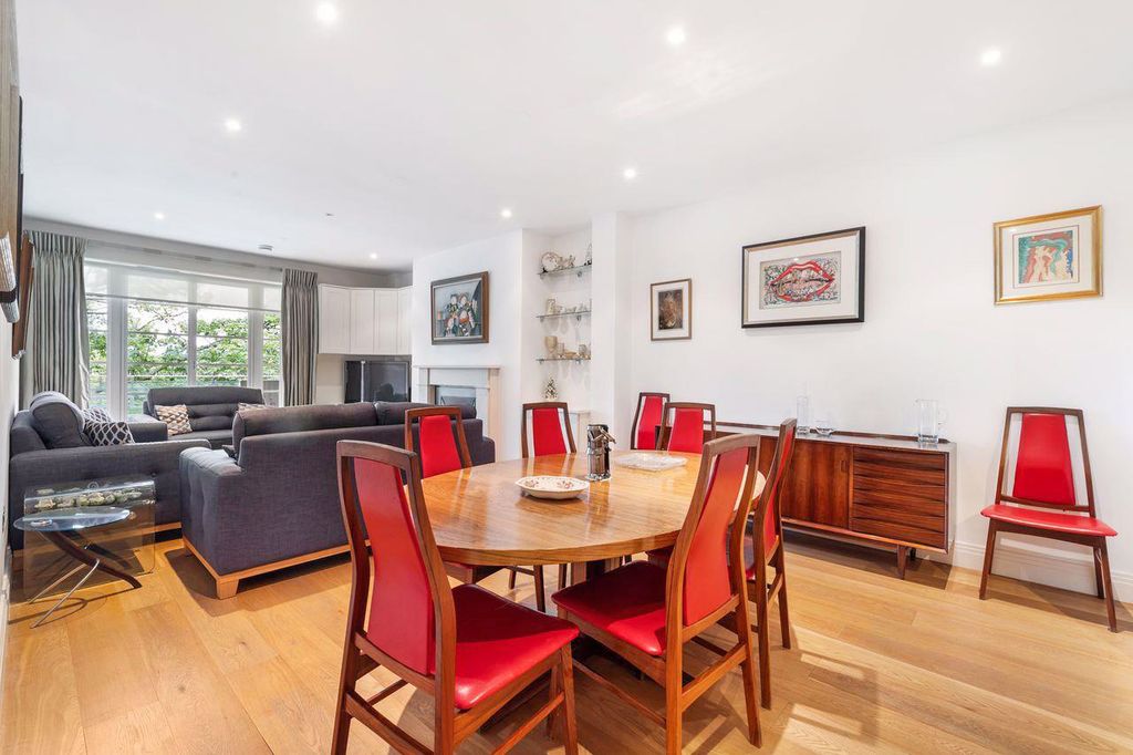 Property photo 2 of 17