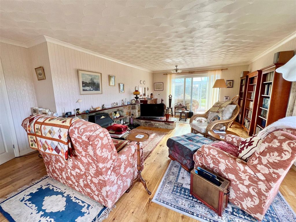 Property photo 3 of 21