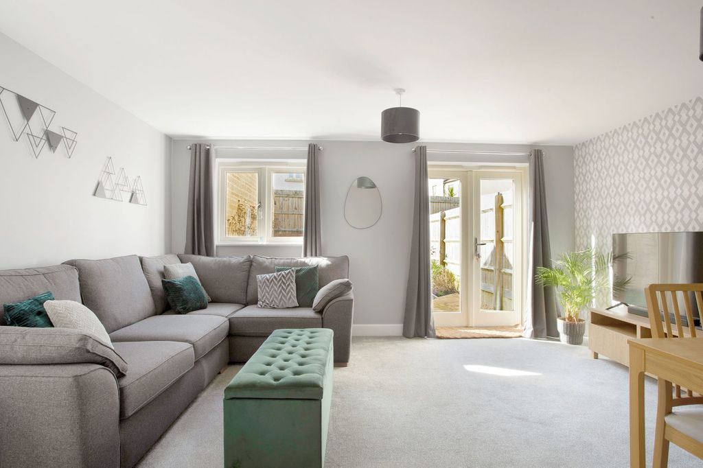 Property photo 2 of 14