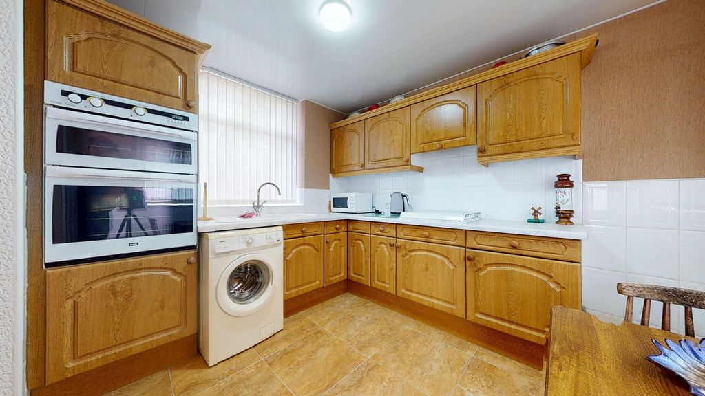 Property photo 3 of 20 4495082