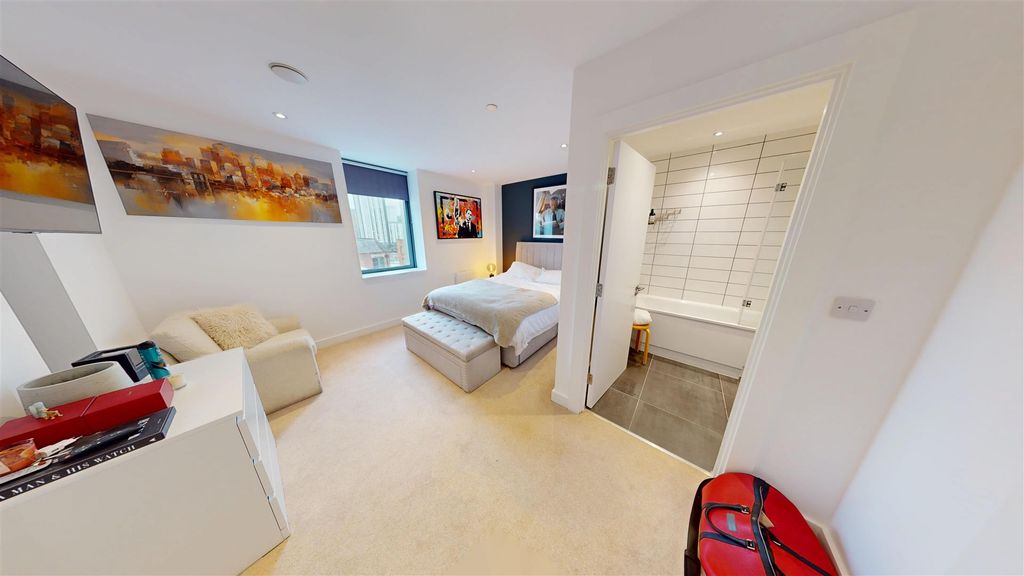 Property photo 3 of 28