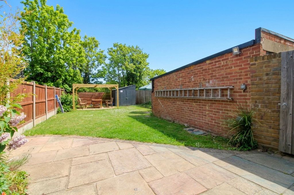 Property photo 2 of 18