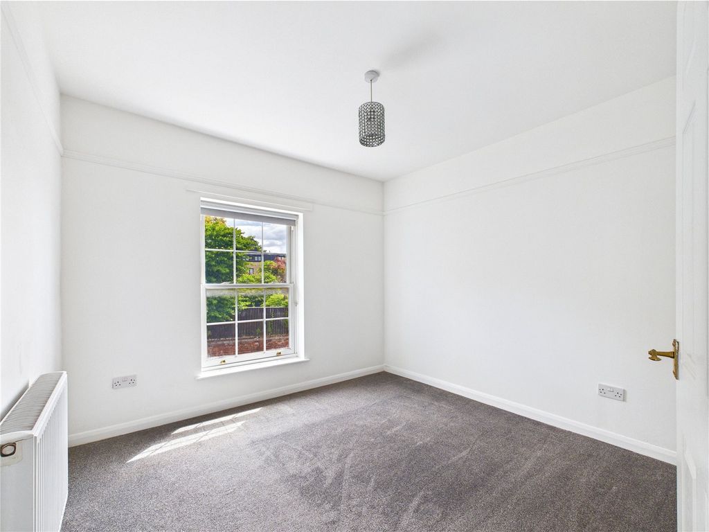 Property photo 3 of 8 3 - Picture No. 03