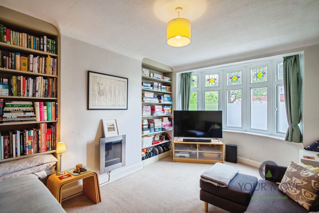 Property photo 2 of 19 Sitting Room