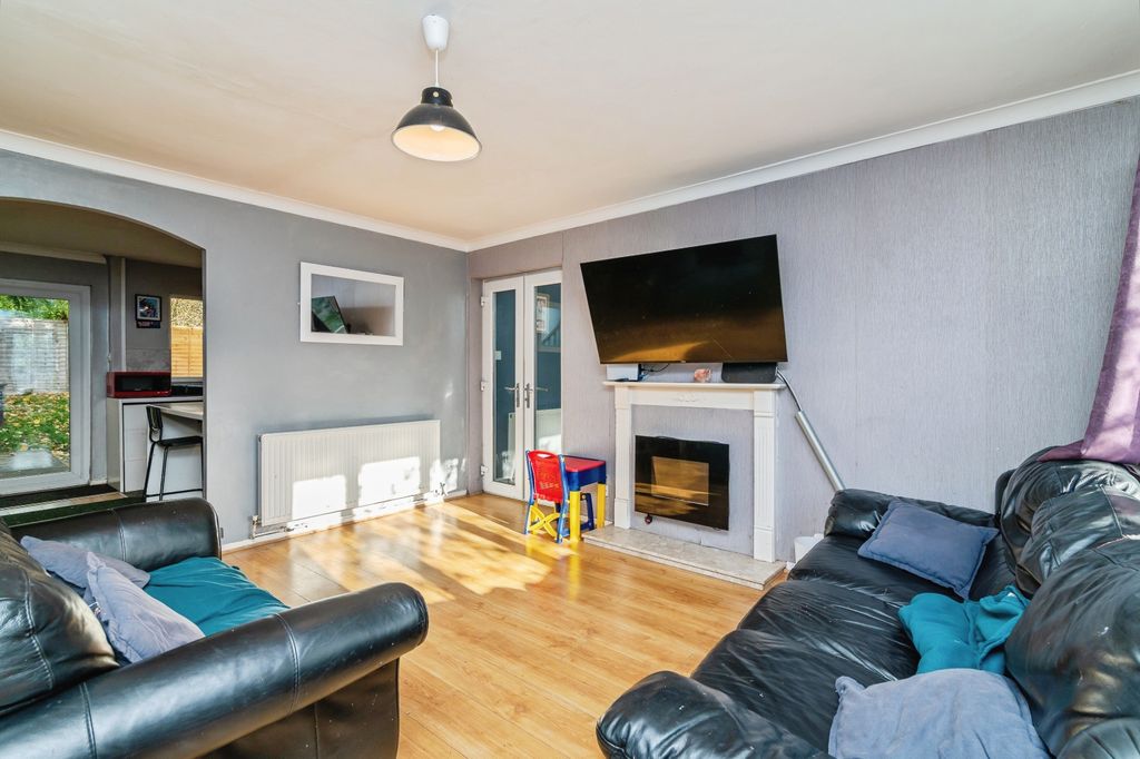 Property photo 2 of 14