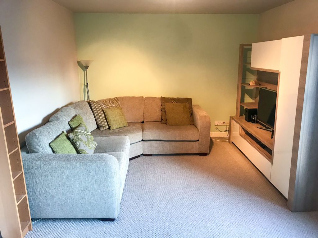 Property photo 1 of 13 Living Room