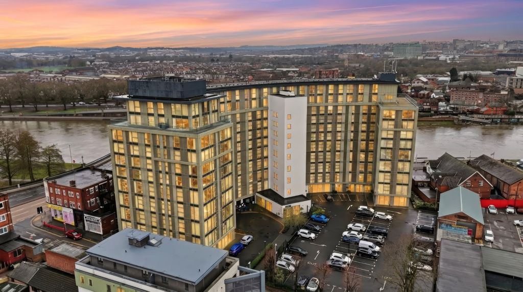 Property photo 2 of 18 Picture No. 13