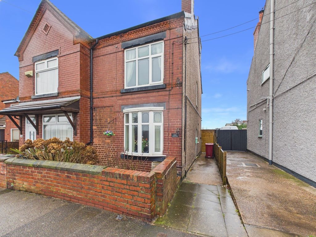 Property photo 1 of 18 Outside