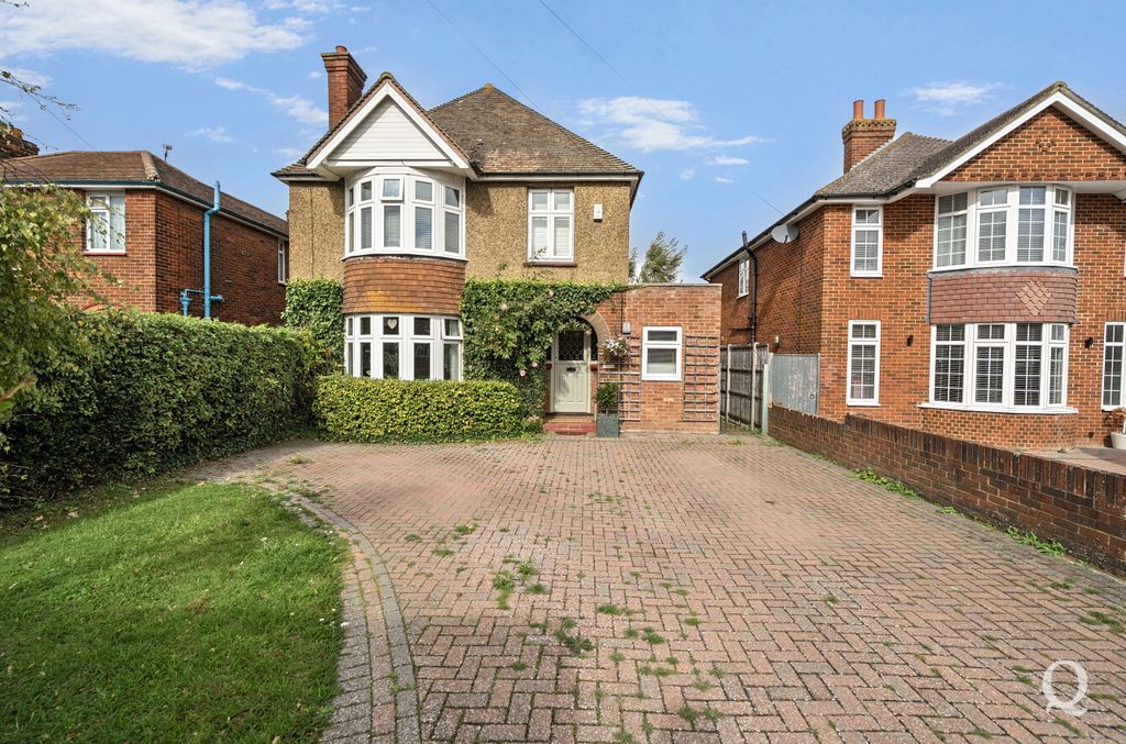 Property photo 2 of 22 Ef7c01Ea-2F4F-410...