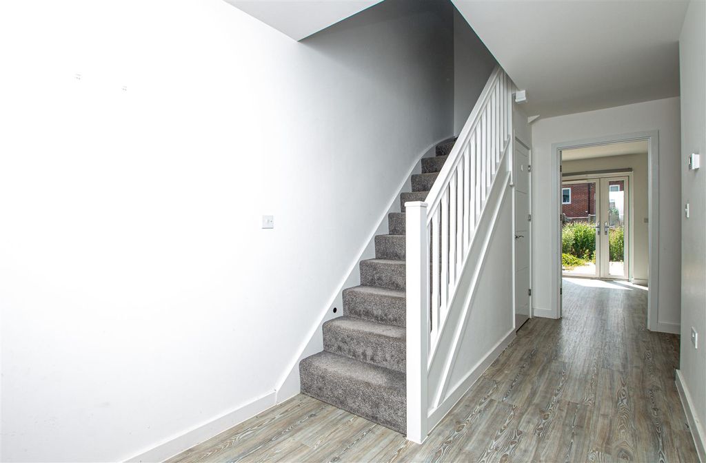 Property photo 3 of 12 3Clavell_1.Jpg