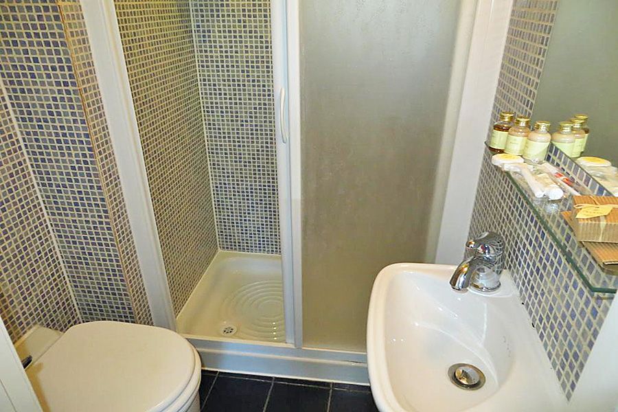 Property photo 3 of 5 Gallery