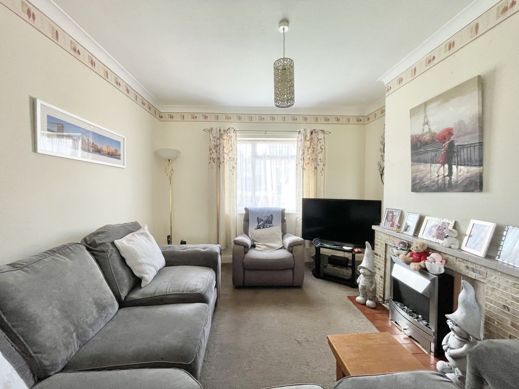 Property photo 3 of 17 Photo 3