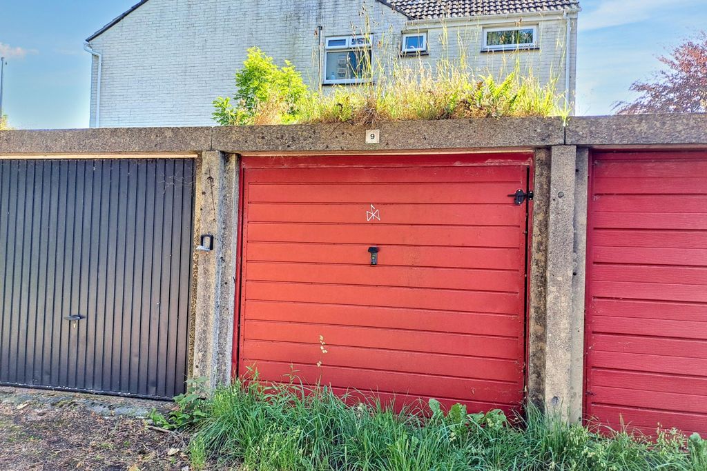 Property photo 1 of 5 Garage 9 Manor Way, Heamoor, Penzance, Tr18 3Hx